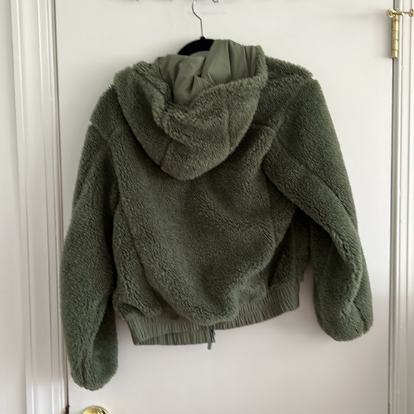 Green Lululemon Fuzzy Reversible Jacket - Picture 5 of 5